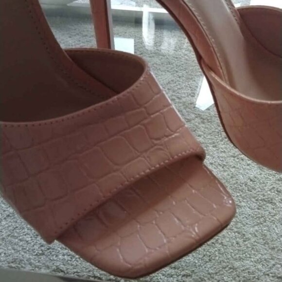 Nude Forever 21 heels Also Available In Black - Picture 2 of 3